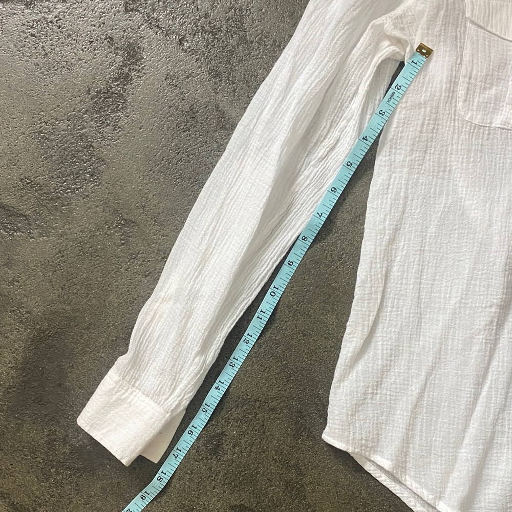 White Vince Camuto Button-Cuff Long Sleeve Tunic - Picture 2 of 6